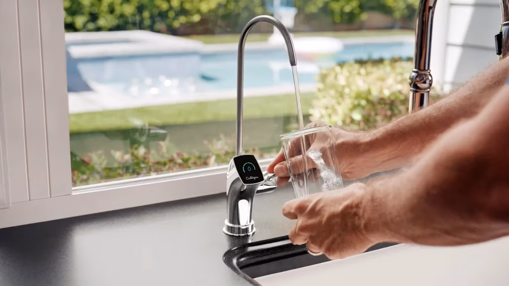 bad tasting water, water contamination, chlorine in water, smelly water, taste and odor issues, water treatment solutions, chlorine taste in water, drinking water quality, water filter systems, remove chlorine from water, eau de mauvais goût, contamination de l'eau, chlore dans l'eau, eau malodorante, problèmes de goût et d'odeur, solutions de traitement de l'eau, goût de chlore dans l'eau, qualité de l'eau potable, systèmes de filtration de l'eau, éliminer le chlore de l'eau,